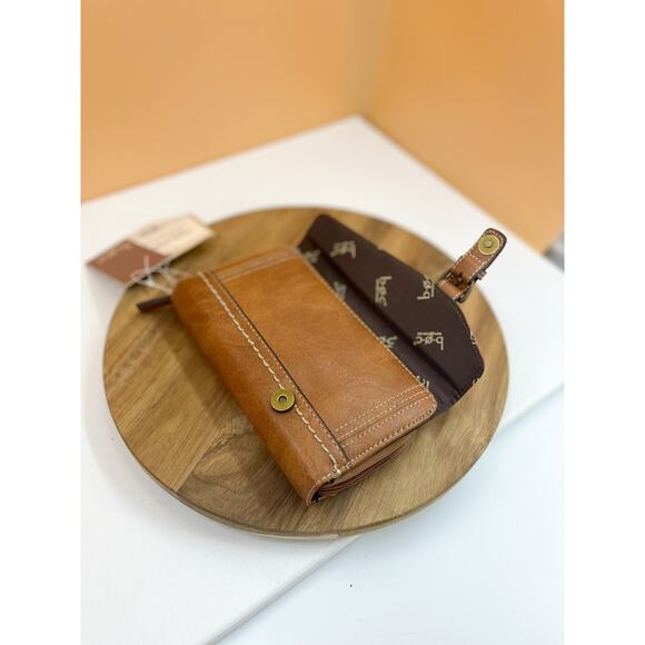 b.o.c Born Concept Clutch Wallet dark tan Faux Leather Snap NWT - Picture 6 of 16